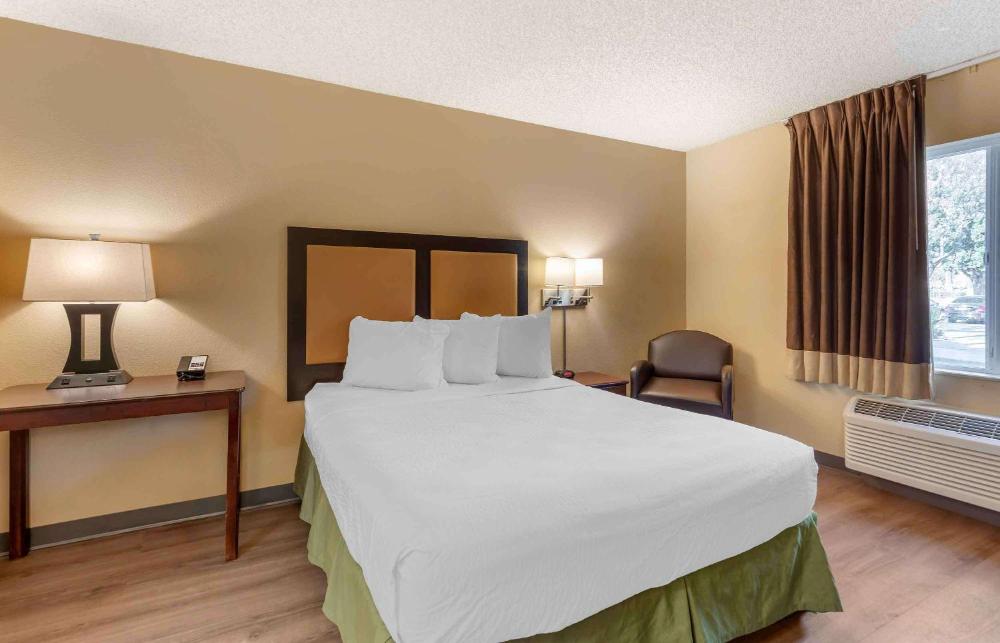 Room image 4